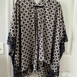 Ruana/kimono multi colored top in blue and cream.